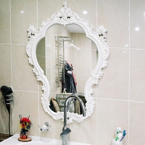Фото. Зеркало настенное Беатрис белая эмаль. Строй-Отделка